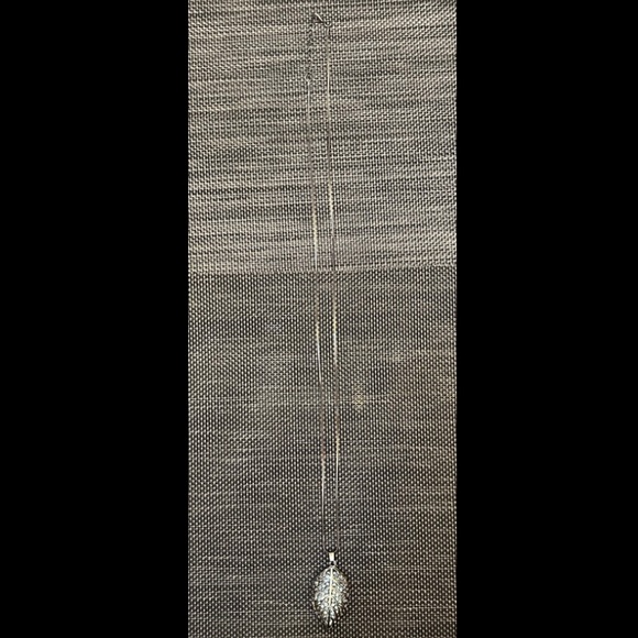 Sparkly Gunmetal Silver-tone Leaf Pendant and Necklace - Picture 1 of 10